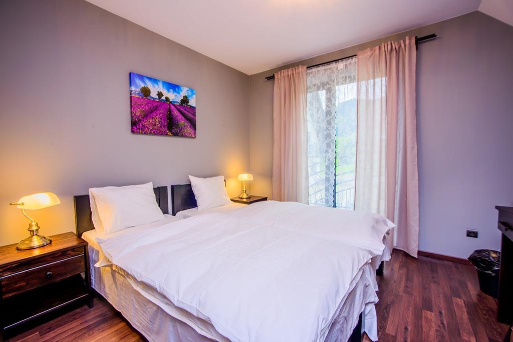 Otulina Park Bed & Breakfast ชซาฟนีซา ภายนอก รูปภาพ