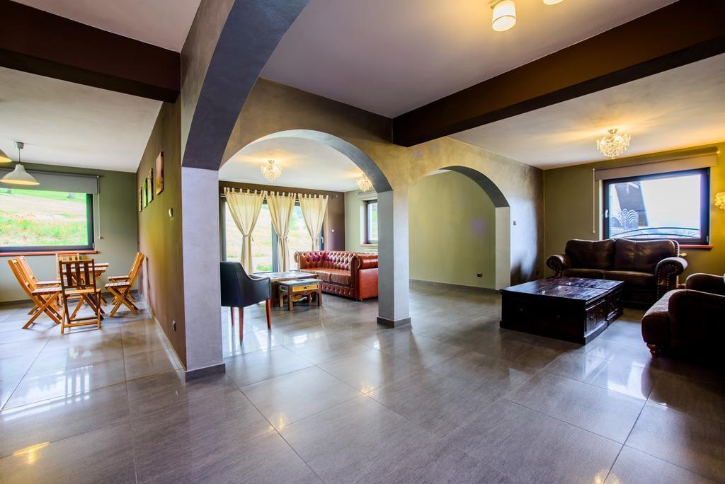 Otulina Park Bed & Breakfast ชซาฟนีซา ภายนอก รูปภาพ